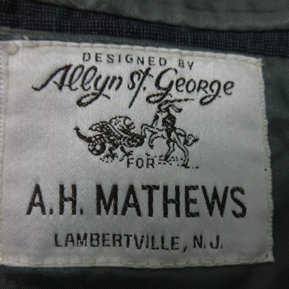 Man's 2pc Suit - image 2